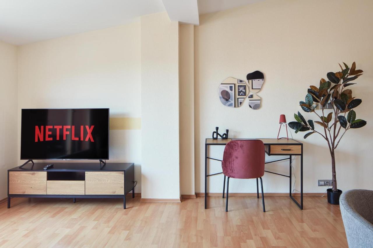 Spacious In Vrsovice By Days Appartement Prague